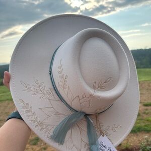 Chic Cream Floral Women's Hat